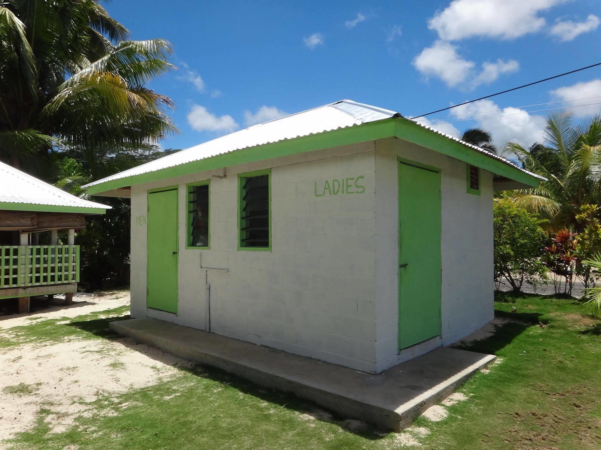Tailua Beach Fales Manase Exterior foto